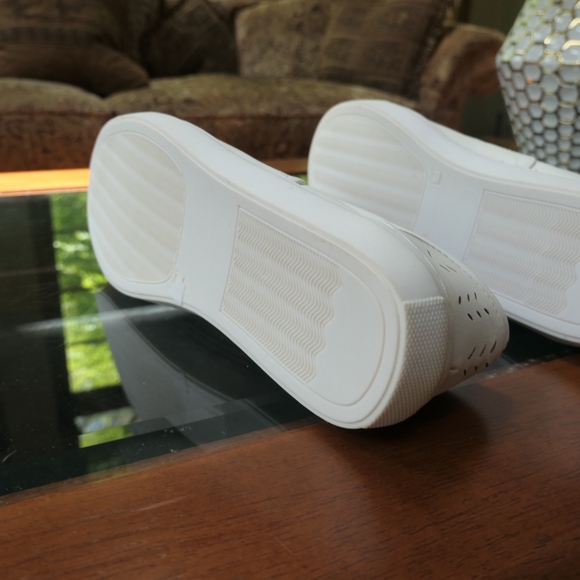 🚫SOLD🚫 NEW Vegan Leather Perforated Slip-On Shoes 7.5 - Picture 5 of 7